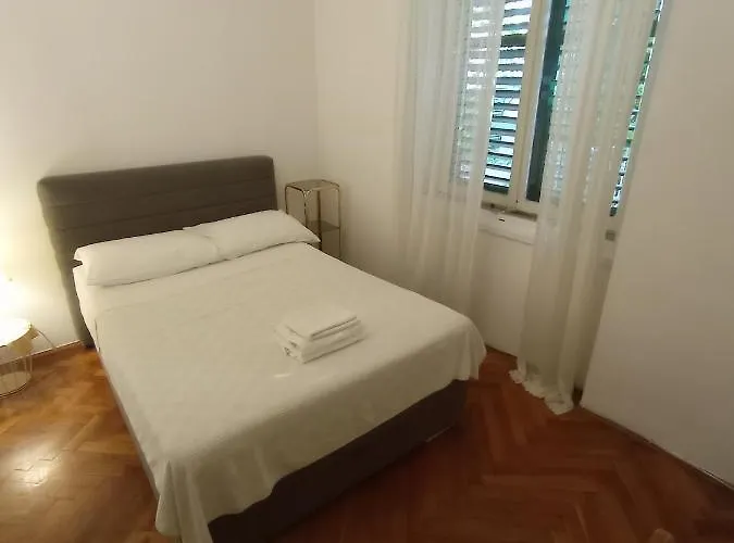 Rum i privatbostad Damjan *