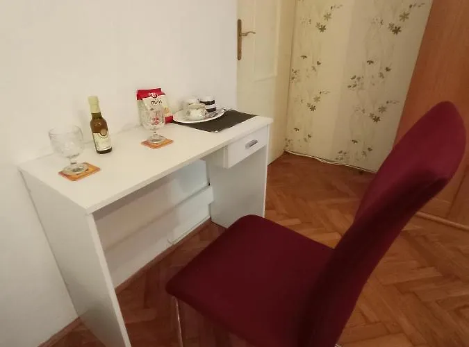 Δωμάτια σε οικογενειακή κατοικία Damjan *